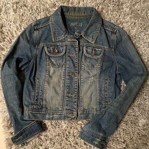 Apt.9 Distressed Jean Jacket EUC Medium Denim M